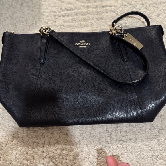 Selling shoes and bags - Picture 8 of 16